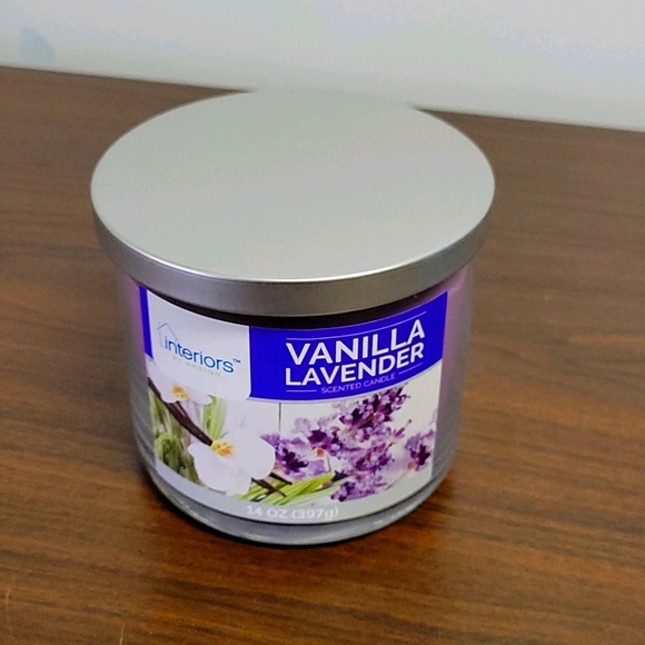 Set Of Three (3) scented candles Interiors® brand - Picture 3 of 6